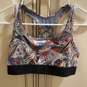 NWOT Victoria Secret Women’s Medium Sports Bra
